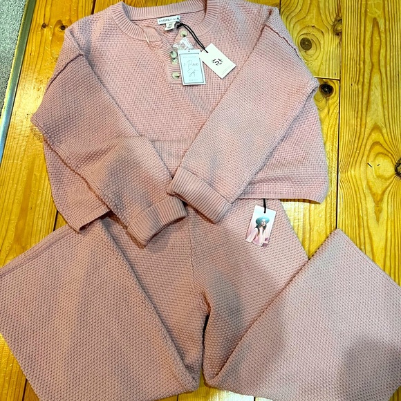 Sincerely Jules 2 piece sweater and pants set. Never worn. NWT - Picture 1 of 7
